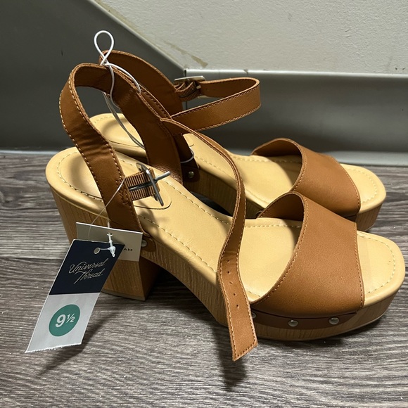 Woman’s sandals size 9.5 - Picture 4 of 6